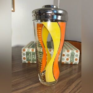 IRVINWARE Vintage Cocktail Shaker Yellow & Orange Glass